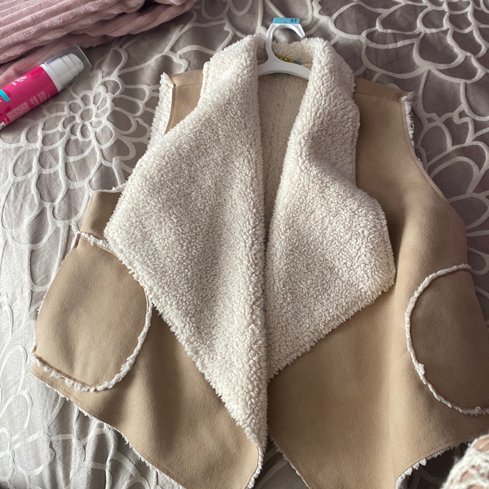 Fur vest